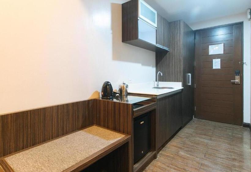 Номер Стандарт Индивидуальный, Reddoorz Premium @ West Avenue Quezon City