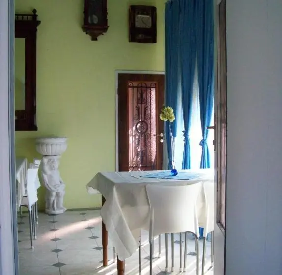 Perhehuone, Villa Fiorita