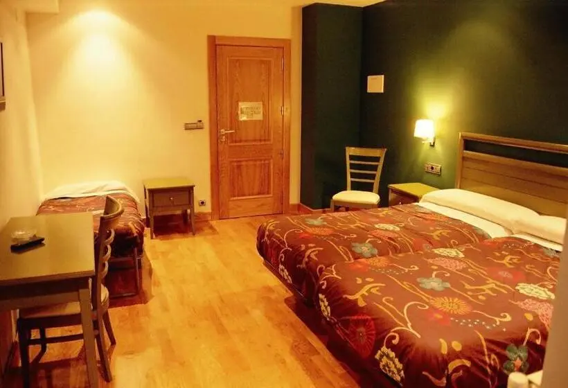 スタンダードトリプルルーム, Hostal Rural Haizea