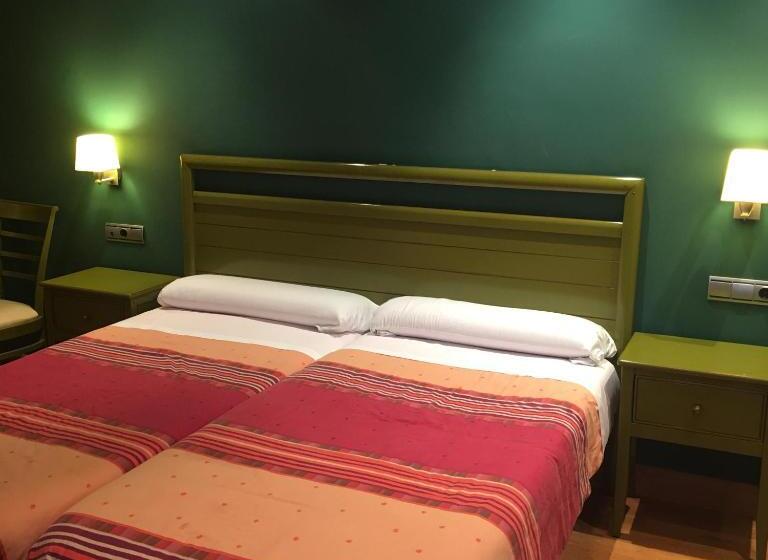 Номер Стандарт Трехместный, Hostal Rural Haizea