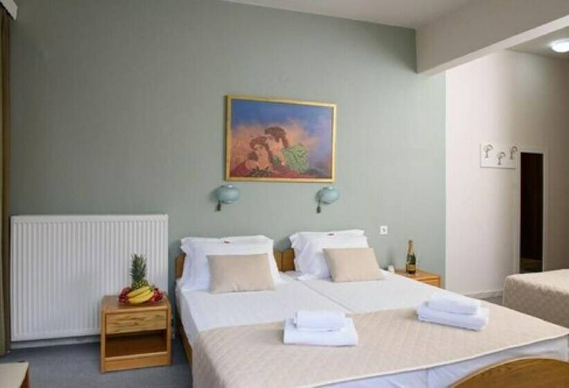 غرفة قياسية ثلاثية, Europe