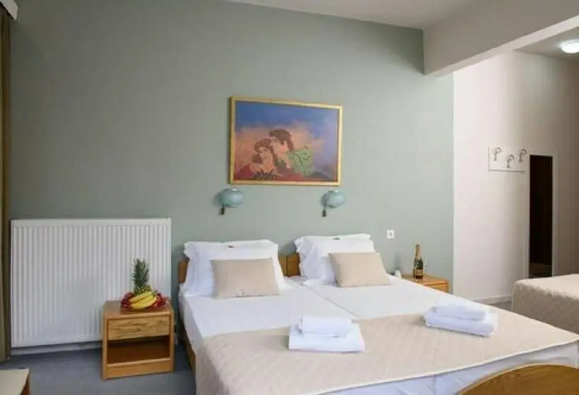 スタンダードトリプルルーム, Europe