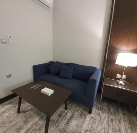 استودیوی سوپریور, Lily Hotel Suite Mubarraz