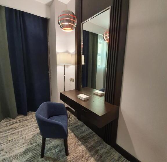 استودیوی سوپریور, Lily Hotel Suite Mubarraz