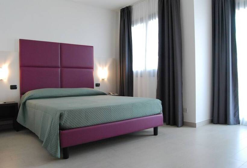 豪华三人间, Maestrale Resort Hotel   Alberese, Grosseto