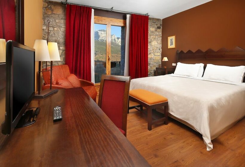 标准三人间, Restaurante Revestido