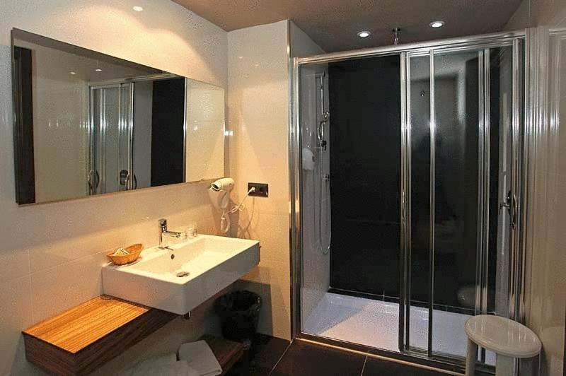 四人标准间, Restaurante Revestido