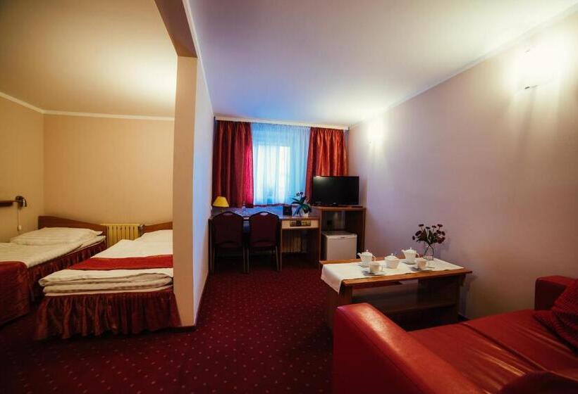 스탠다드 트리플 룸, Wojto