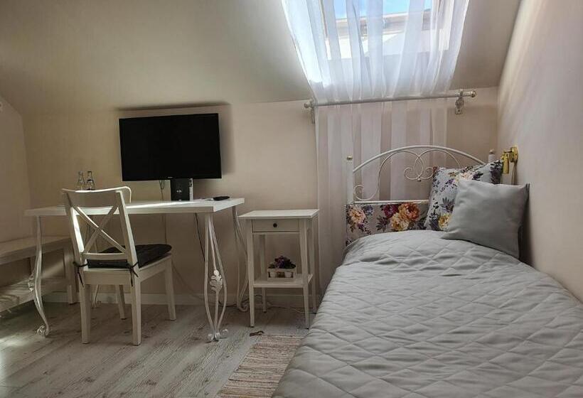 스탠다드 룸, Wojto