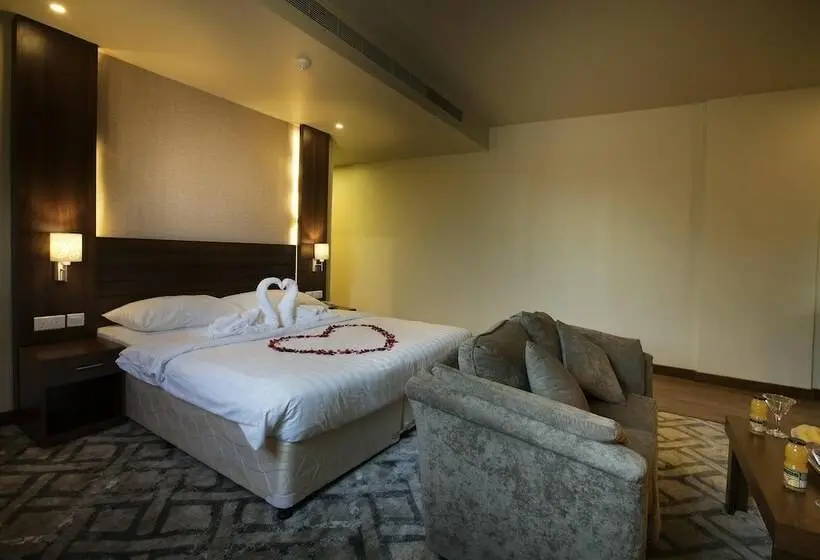 スタンダードスタジオ, Lily Hotel Suite Mubarraz