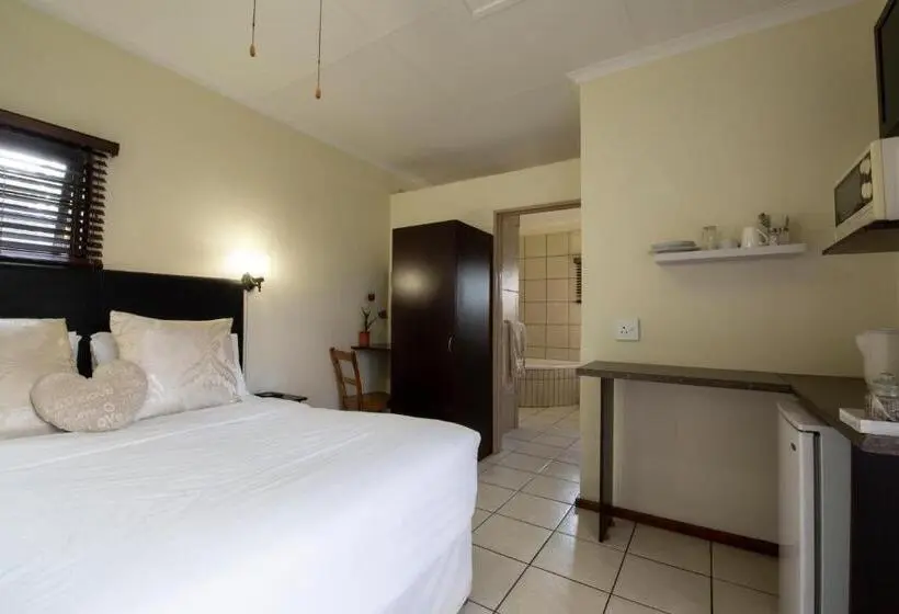 スイート, Angelica Guest House