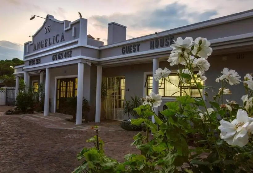 デラックストリプルルーム, Angelica Guest House