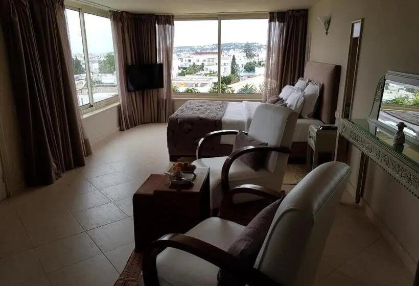 سوییت جونیور با چشم‌انداز استخر, Maison D Hôtes Dar Ennassim