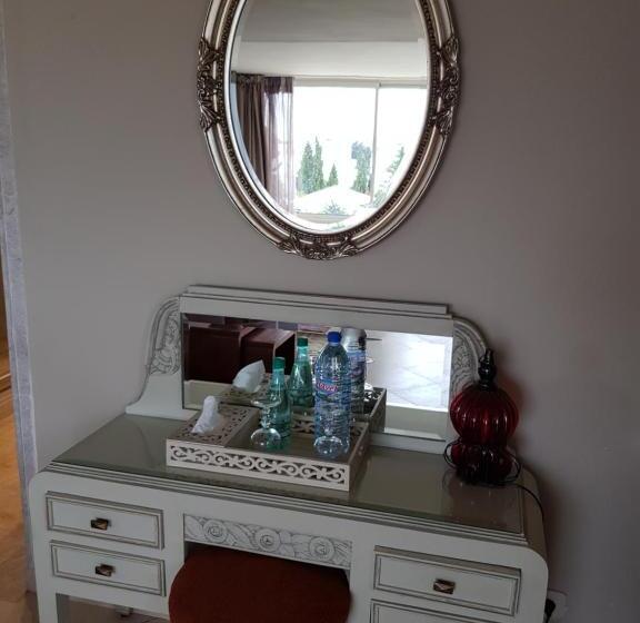 سوییت جونیور با چشمانداز استخر, Maison D Hôtes Dar Ennassim