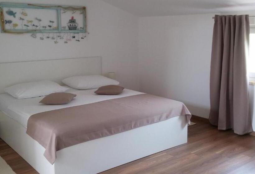 수피리어 트리플 룸, Rooms Vukušić