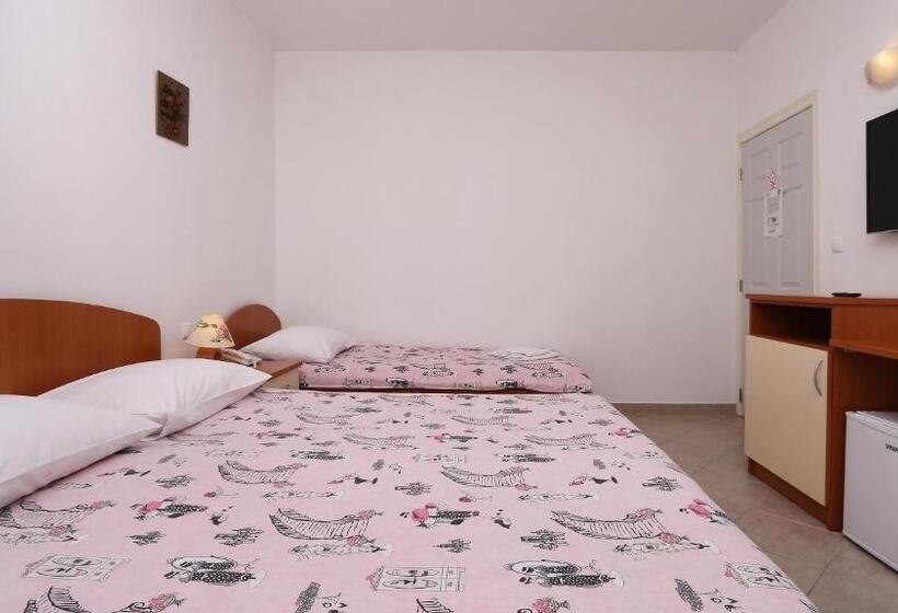 스탠다드 트리플 룸, Pansion Komfor Moča