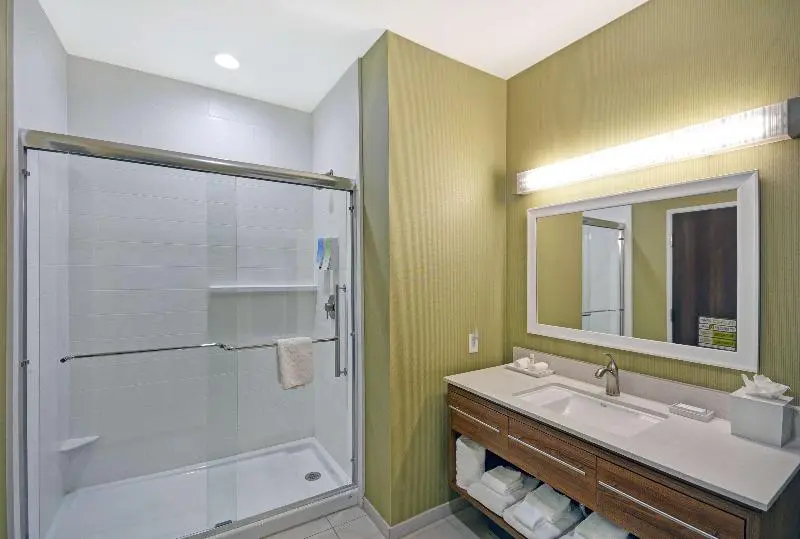 キングサイズベッドのスイートルーム, Home2 Suites By Hilton Dallas Desoto