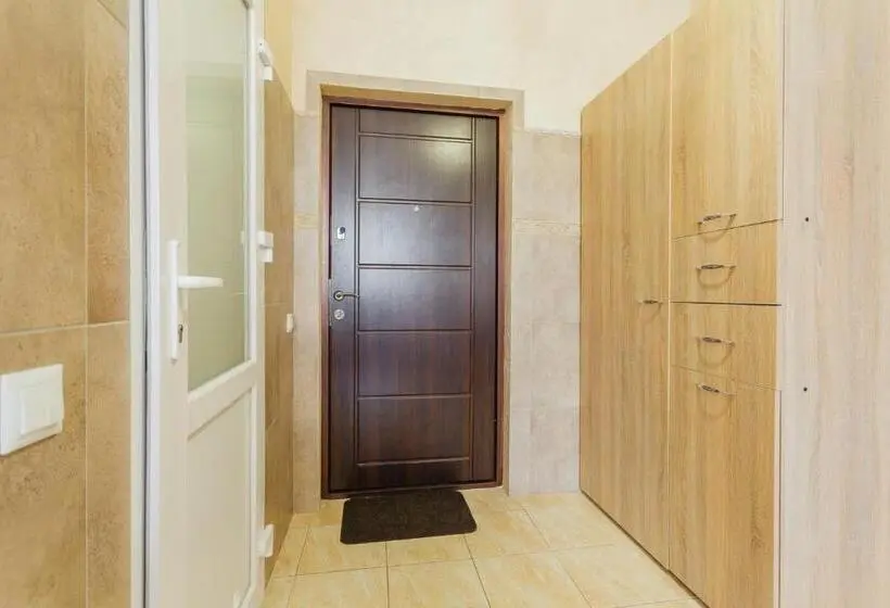 اتاق خانوادگی, Pechersk House
