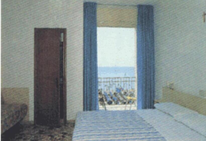 Quarto Familiar, Playa E Mare Nostrum