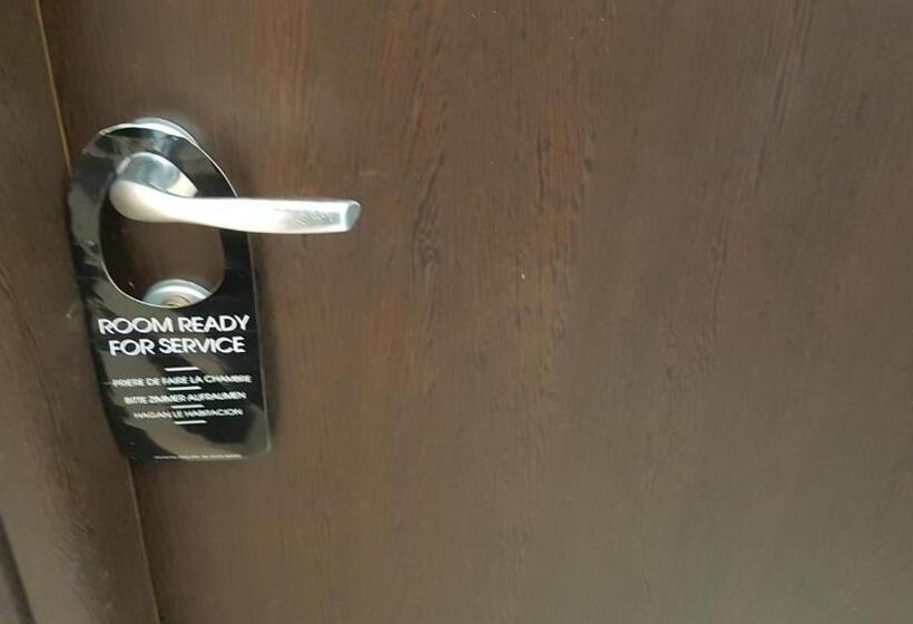 غرفة قياسية ثلاثية مزودة بشرفة, Royal Saranda