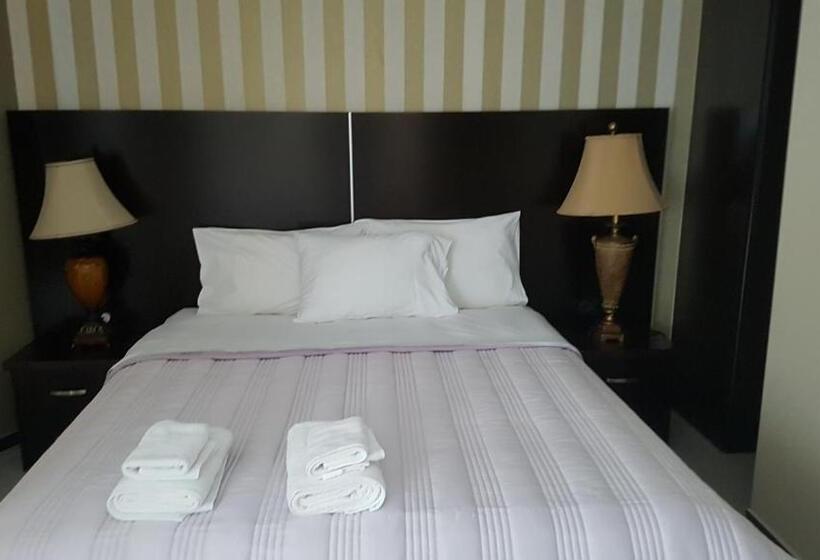 غرفة عائلية, Royal Saranda