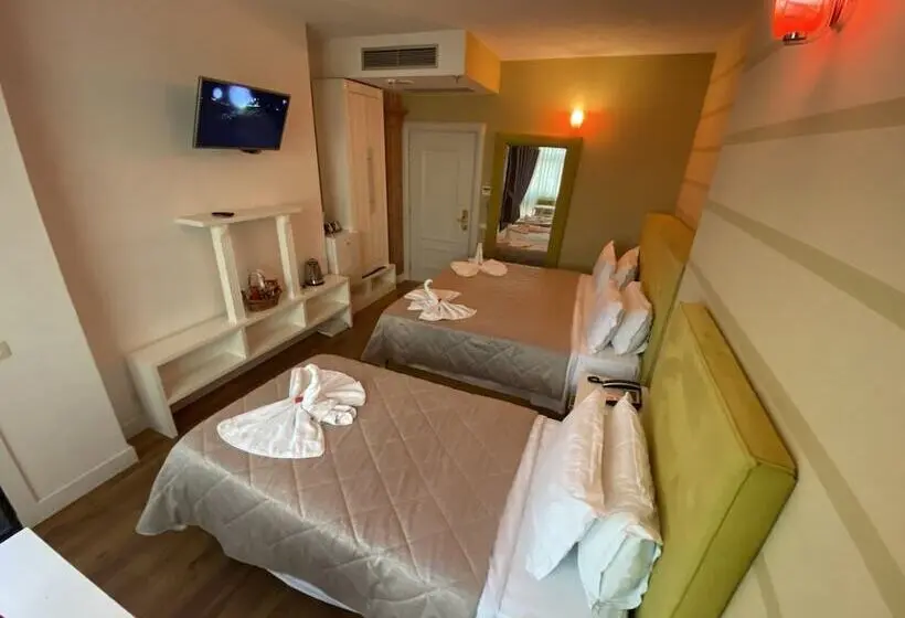 Quarto Triplo Standart, The Red Bricks