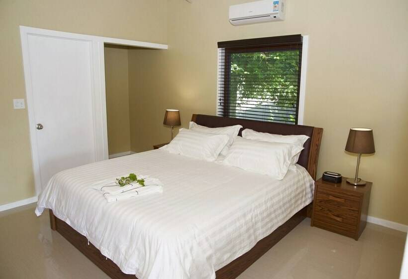 کابین, Vine Cottages Adults Only