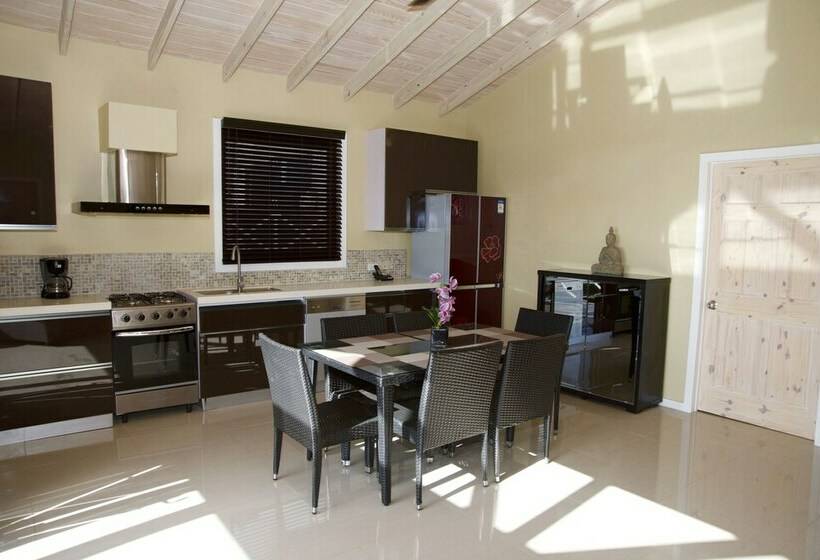 کابین, Vine Cottages Adults Only