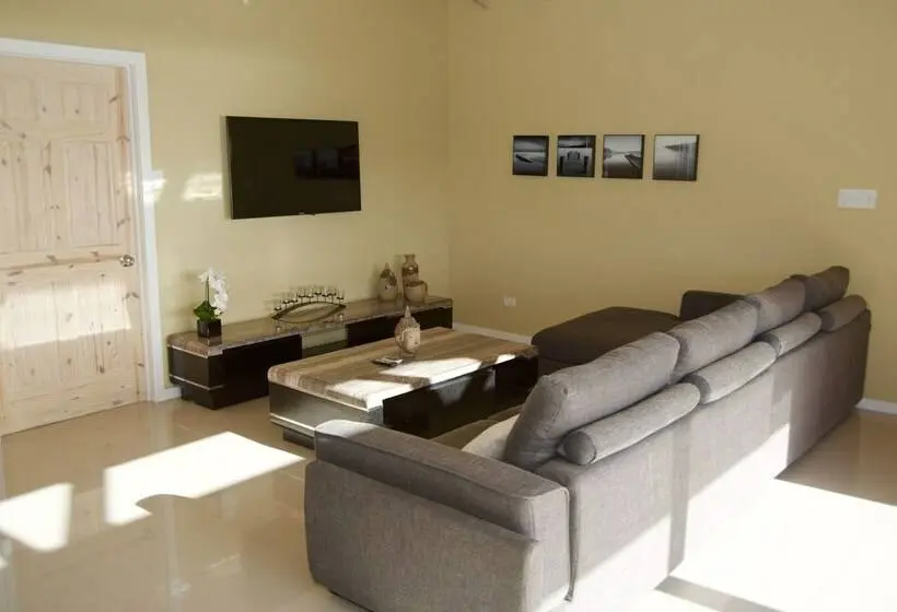 کابین, Vine Cottages Adults Only