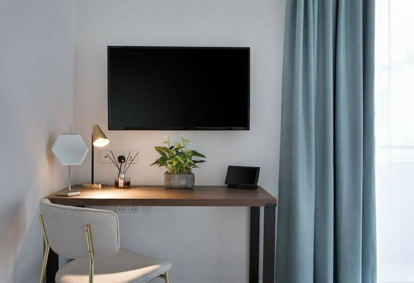 سوییت جونیور, 1926 Le Soleil Hotel & Spa