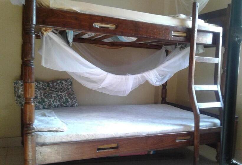 تختخواب در اتاق مشترک, Jj & Je Family House