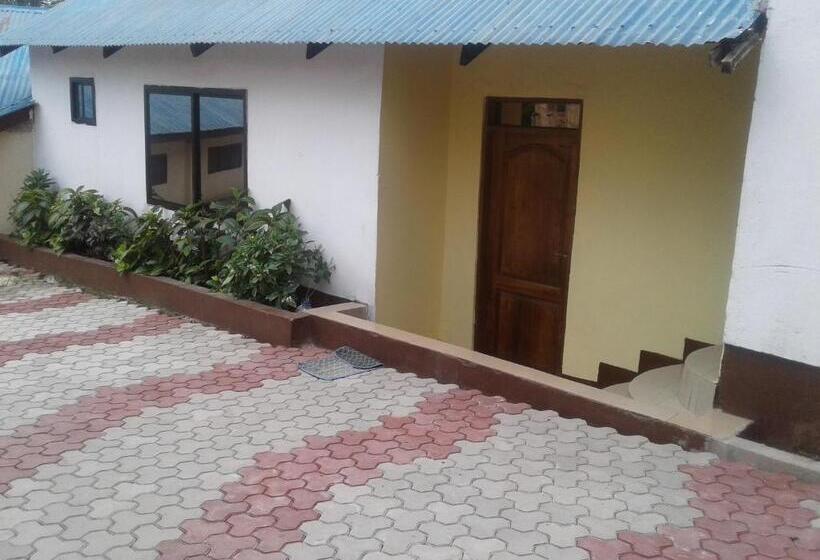 تختخواب در اتاق مشترک, Jj & Je Family House