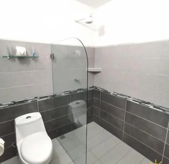 اتاق استاندارد سه نفره, Casa Marbella