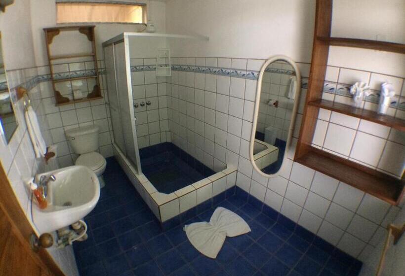 اتاق استاندارد سه نفره, Casa Marbella