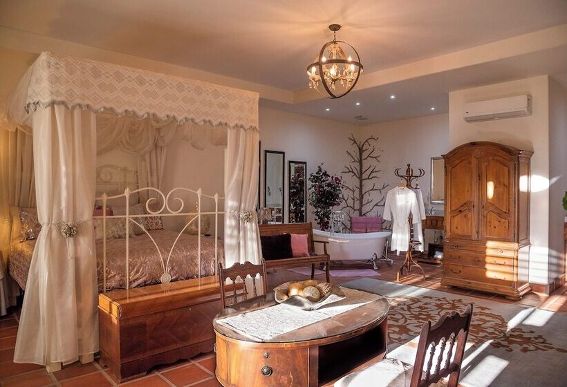 标准间, Hacienda Santana