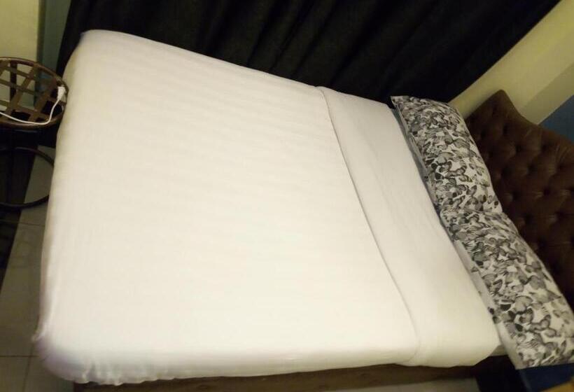 이코노미 룸, Inks