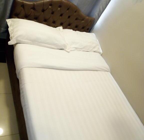 이코노미 룸, Inks