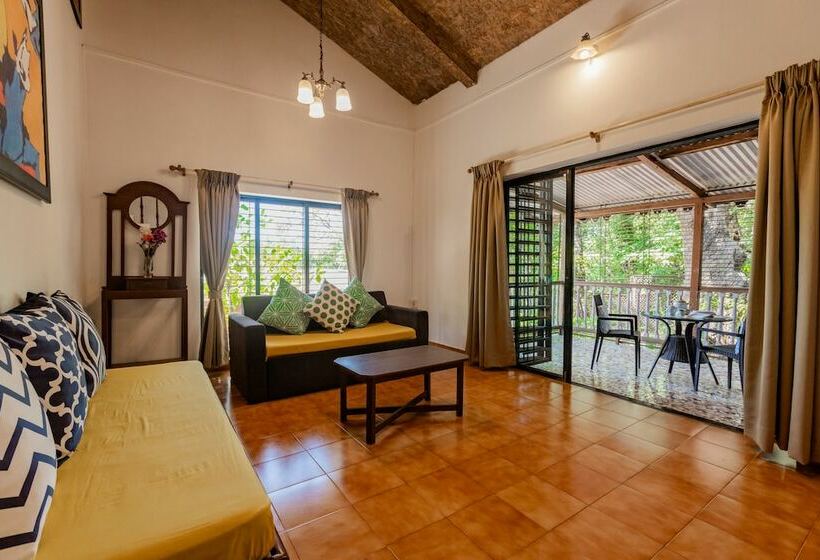 اتاق لوکس, Radha Cottage Resort