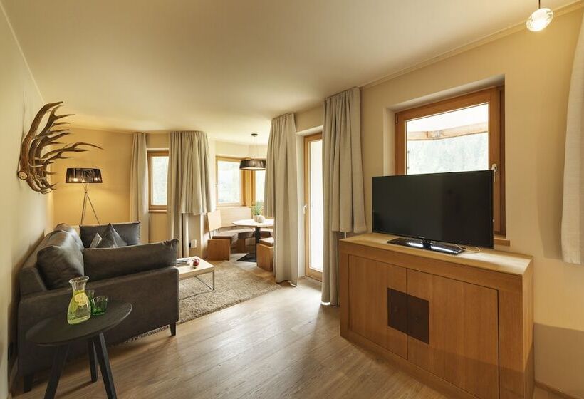 Люкс с гидромассажем, Almhof Family Und Wellness Resort