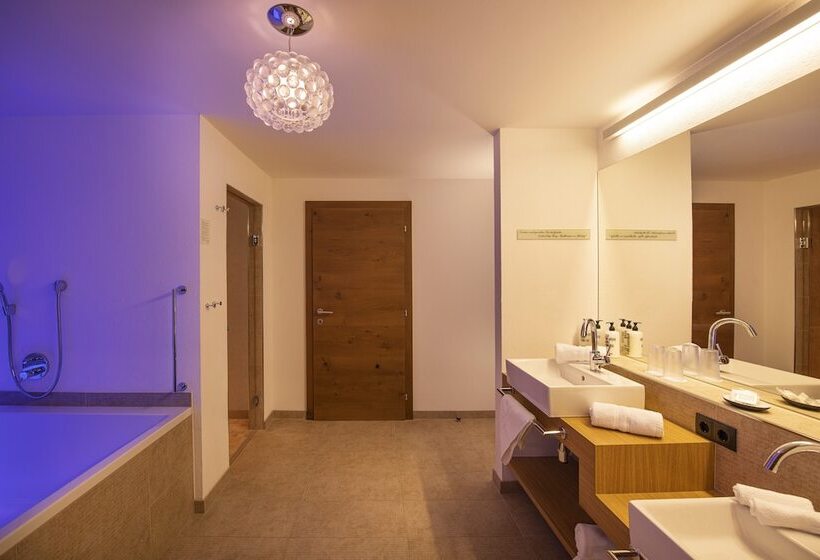سوییت لوکس, Almhof Family Und Wellness Resort