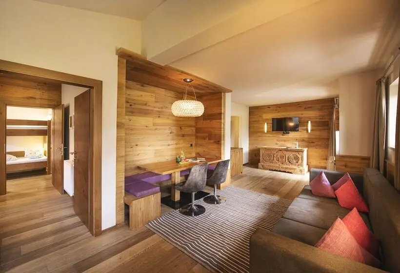 デラックススイート, Almhof Family Und Wellness Resort