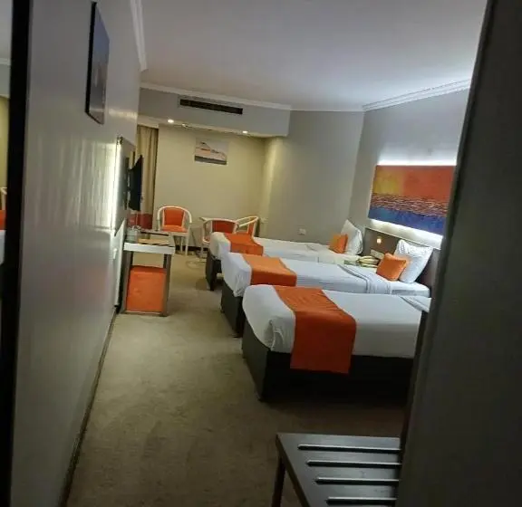 اتاق کلاسیک سه تخته, Aswan Plaza