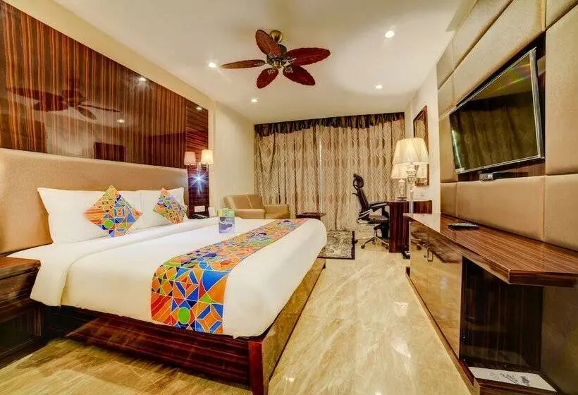 スイート, Fabhotel Prime Sarala Crown With Pool   Nr Calangute Beach