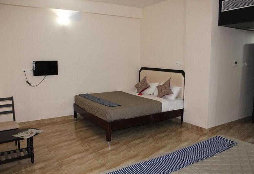 חדר משפחתי, Jaidharshini Palace