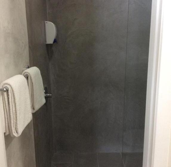 四人标准间, Motel Du Bic