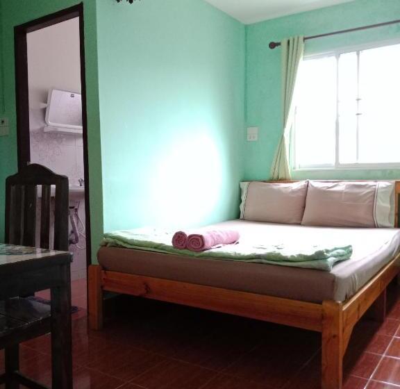 اتاق استاندارد, You&me Hostel