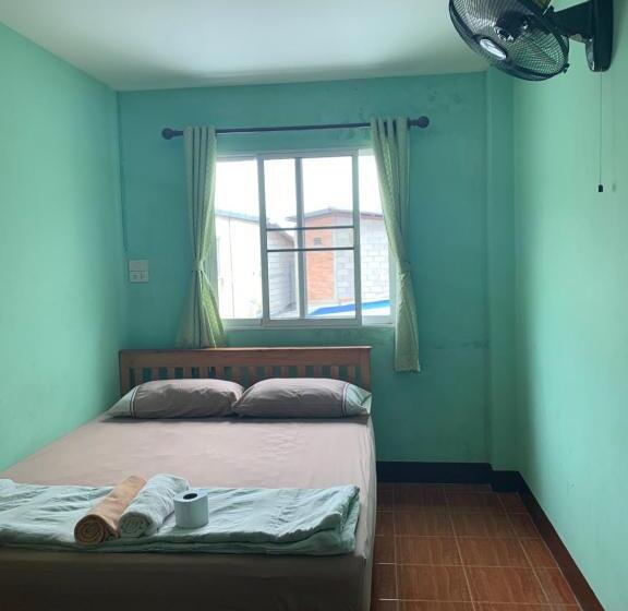 اتاق استاندارد, You&me Hostel