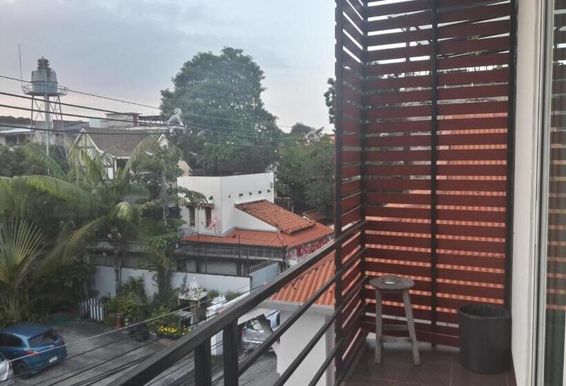 اتاق استاندارد, You&me Hostel