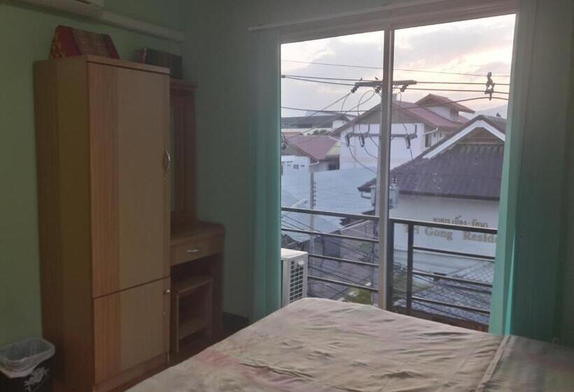 اتاق استاندارد, You&me Hostel