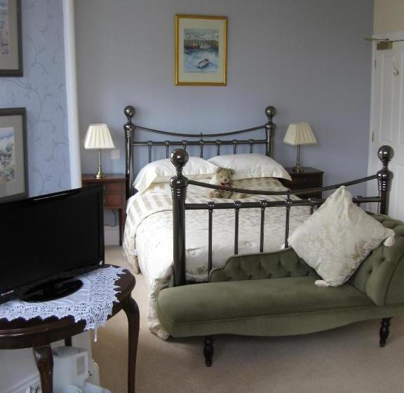 Номер Стандарт, Struan House